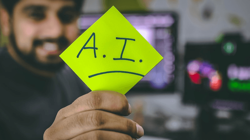 Schermata di un terminale con flusso di comandi automatizzati da un agente AI su sfondo scuro, simbolo dell'autonomia dell'intelligenza artificiale nel lavoro